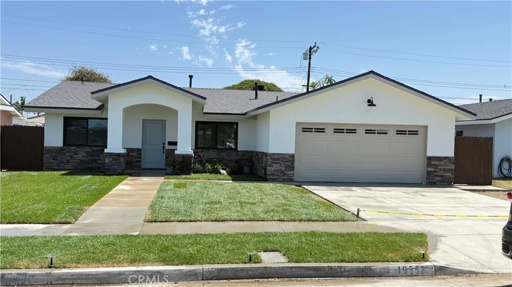 19352 Brookhurst Huntington Beach, CA 92646