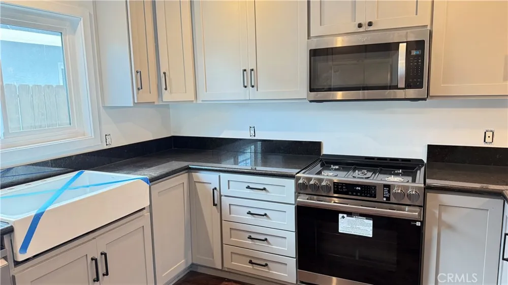 19352 Brookhurst Huntington Beach, CA 92646