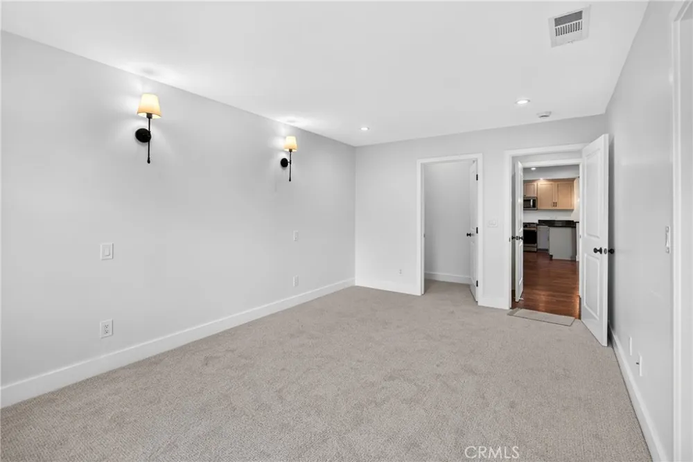 19352 Brookhurst Huntington Beach, CA 92646