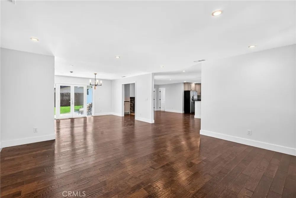 19352 Brookhurst Huntington Beach, CA 92646