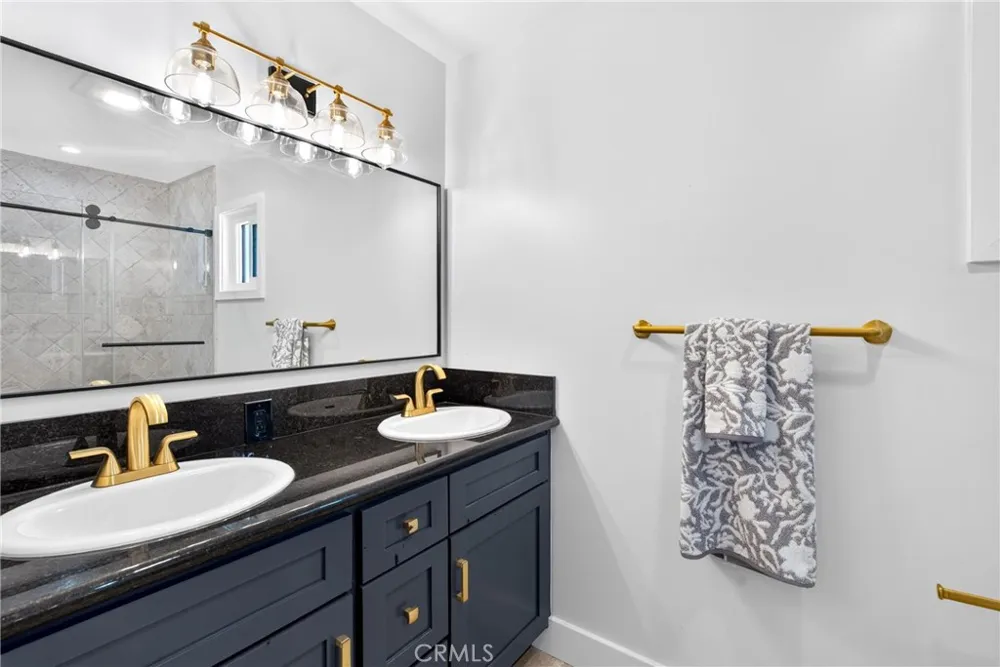 19352 Brookhurst Huntington Beach, CA 92646