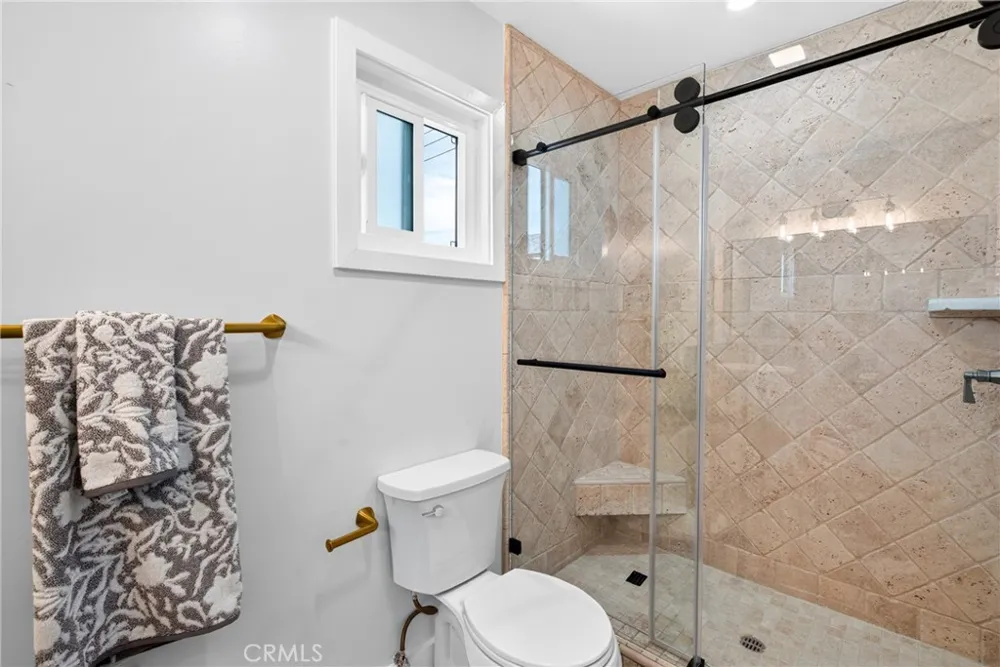 19352 Brookhurst Huntington Beach, CA 92646