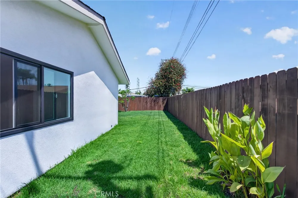 19352 Brookhurst Huntington Beach, CA 92646