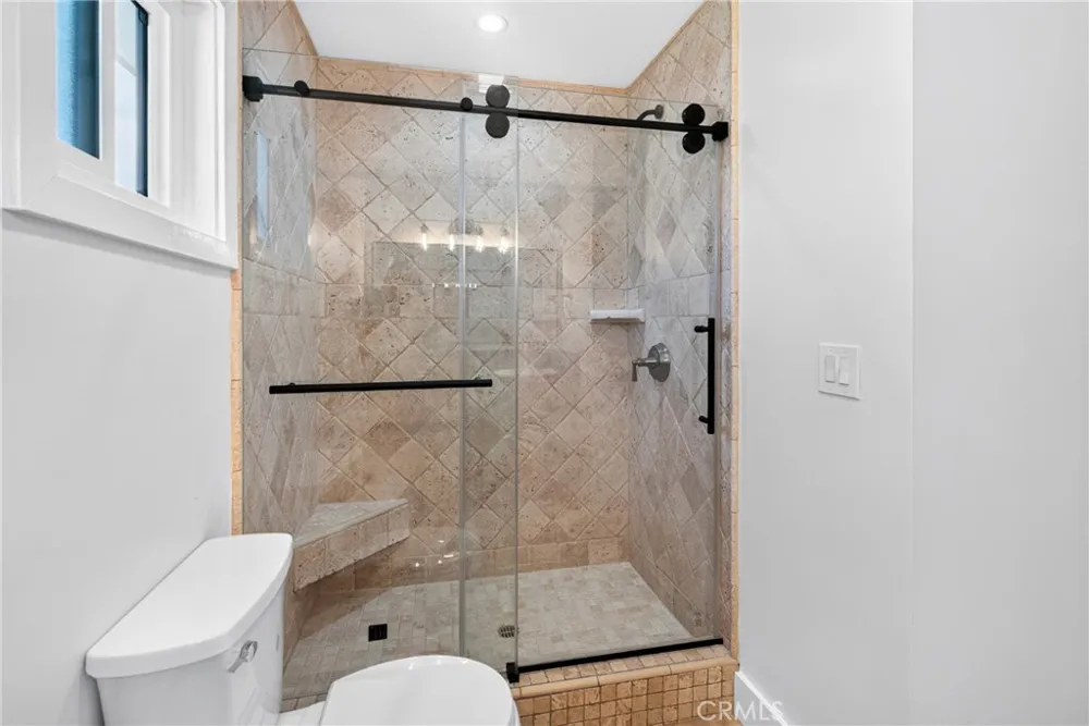 19352 Brookhurst Huntington Beach, CA 92646