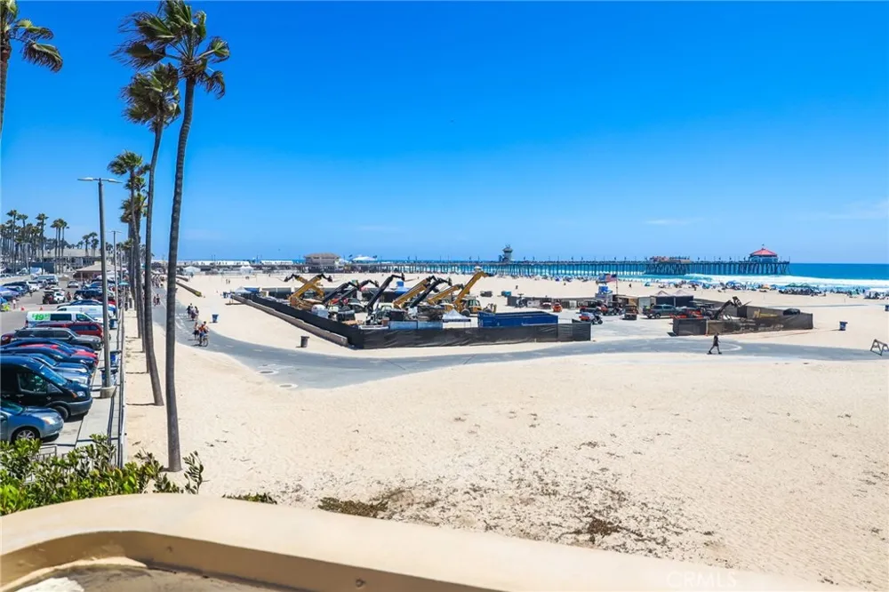 711 Pacific Coast Hwy #330 Huntington Beach, CA 92648