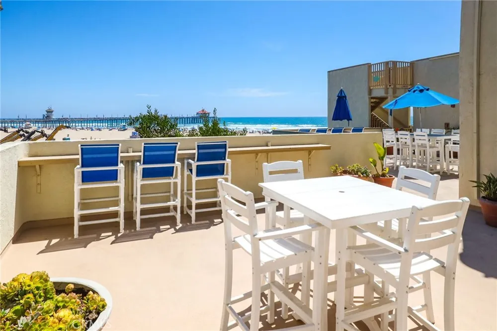 711 Pacific Coast Hwy #330 Huntington Beach, CA 92648