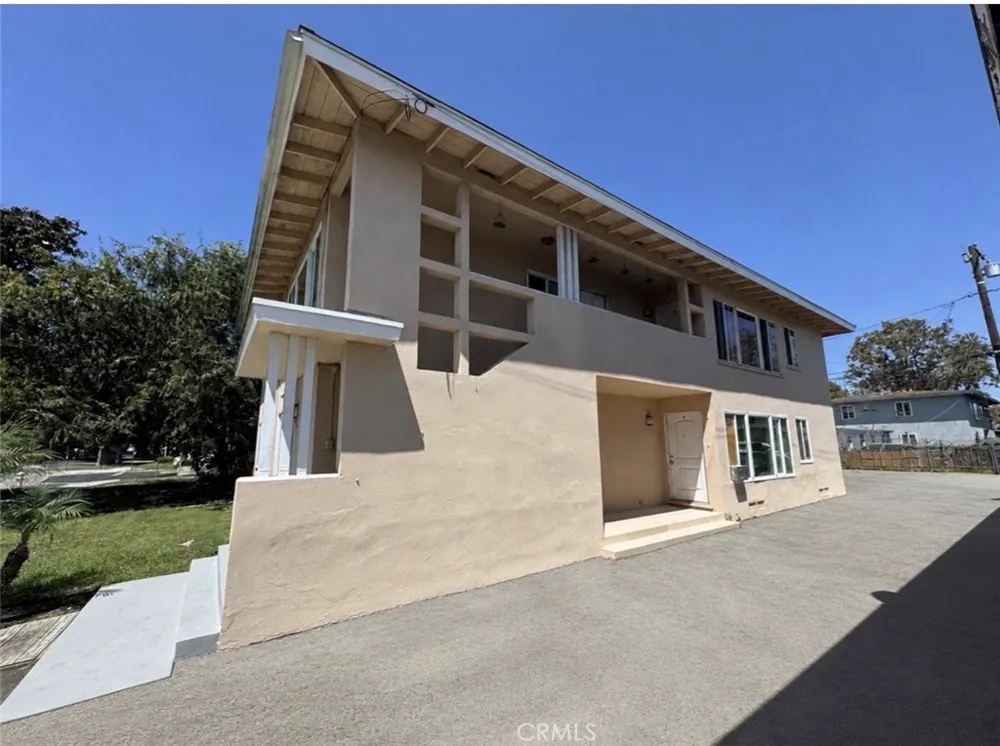 1405 S Broadway Santa Ana, CA 92707