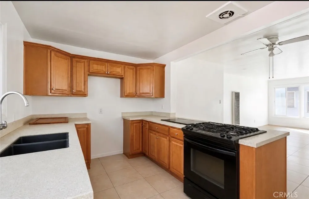 1405 S Broadway Santa Ana, CA 92707
