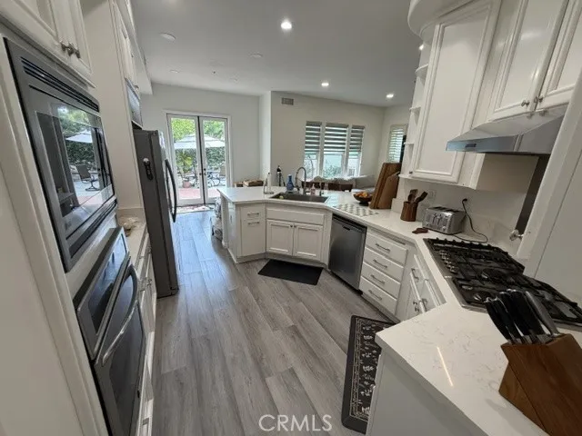 2517 Tequestra Tustin, CA 92782
