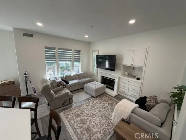 2517 Tequestra Tustin, CA 92782