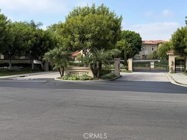 2517 Tequestra Tustin, CA 92782