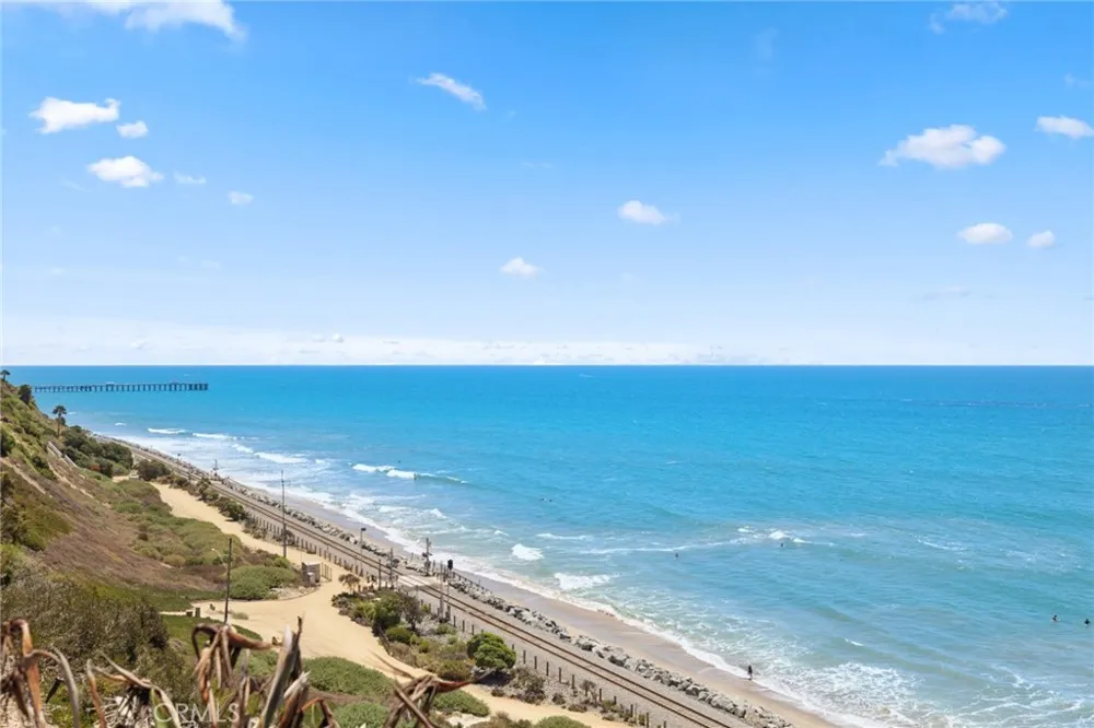 1511 Buena #101 San Clemente, CA 92672