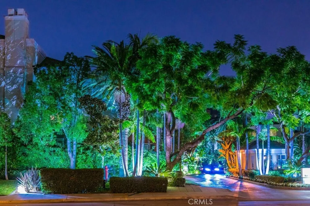 2243 Martin #211 Irvine, CA 92612