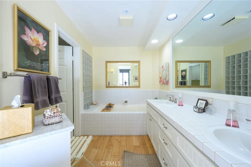 2243 Martin #211 Irvine, CA 92612
