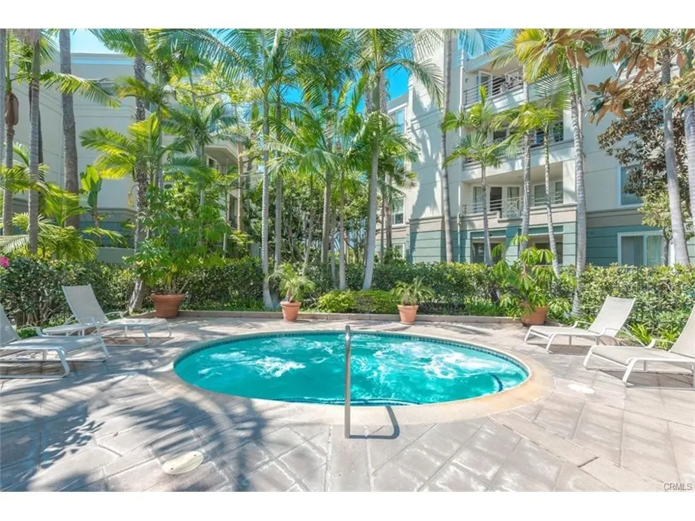 2243 Martin #211 Irvine, CA 92612