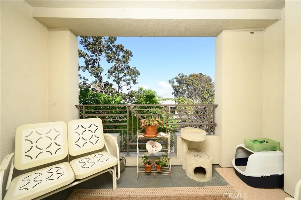 2243 Martin #211 Irvine, CA 92612