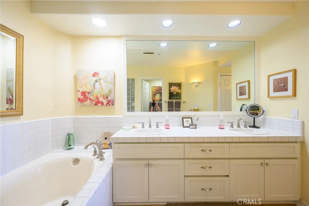 2243 Martin #211 Irvine, CA 92612