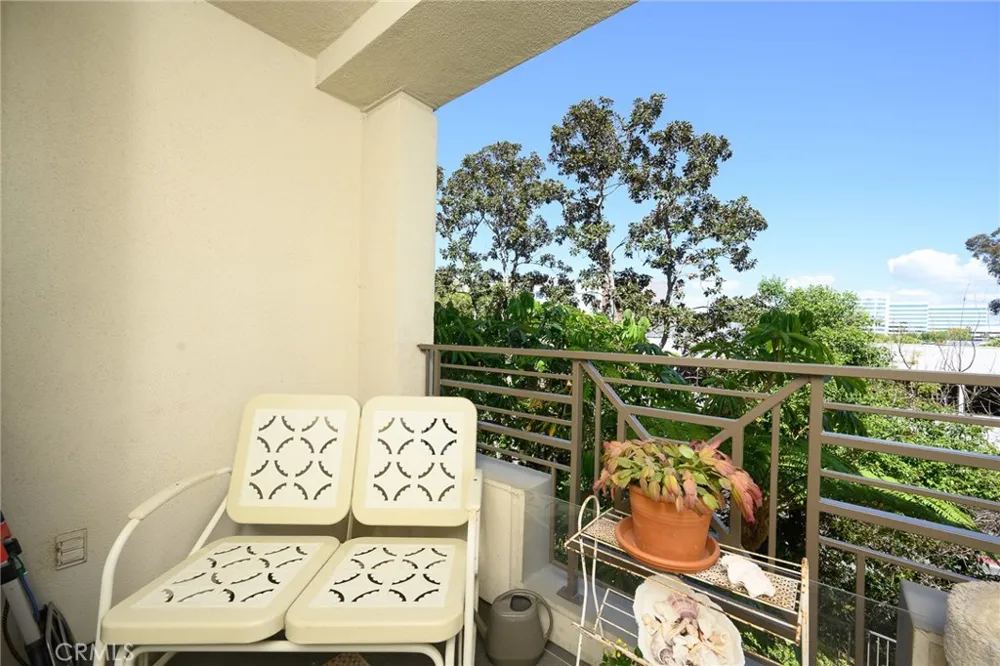 2243 Martin #211 Irvine, CA 92612