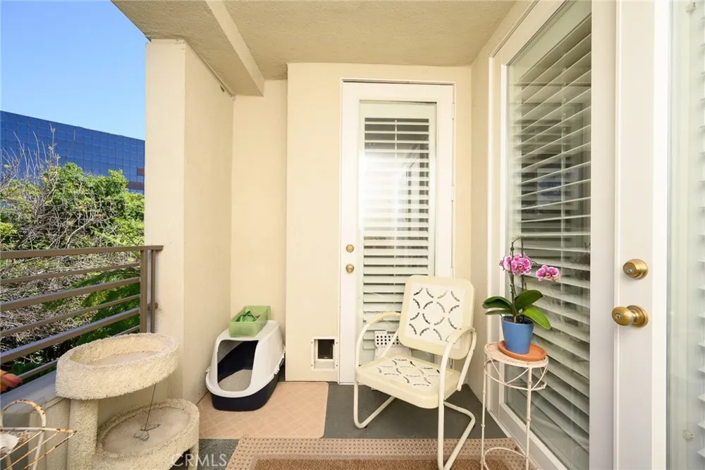 2243 Martin #211 Irvine, CA 92612