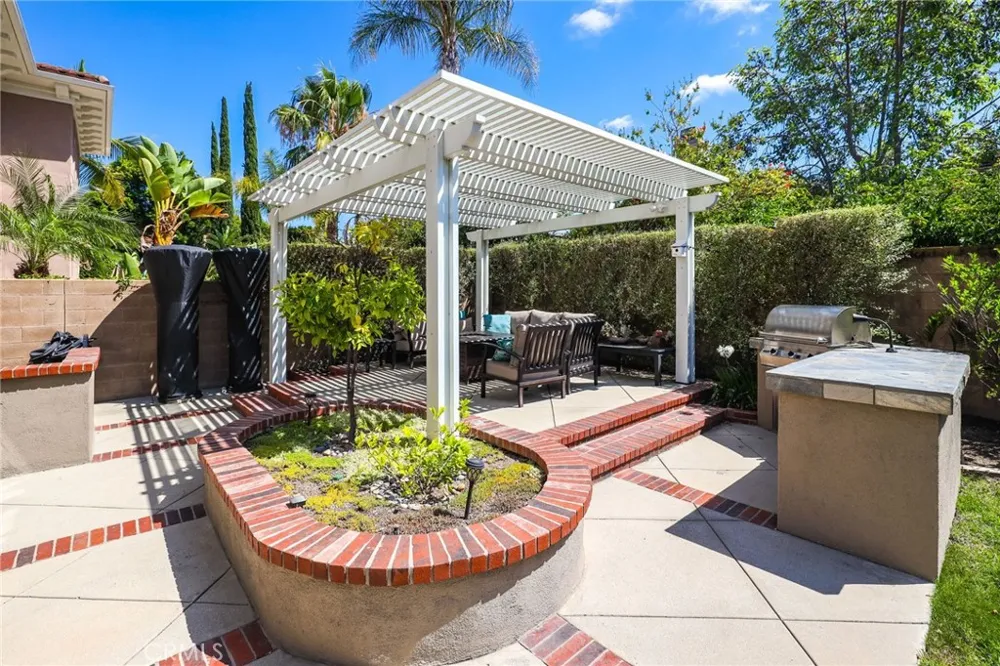 14 Buellton Irvine, CA 92602