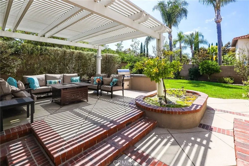 14 Buellton Irvine, CA 92602
