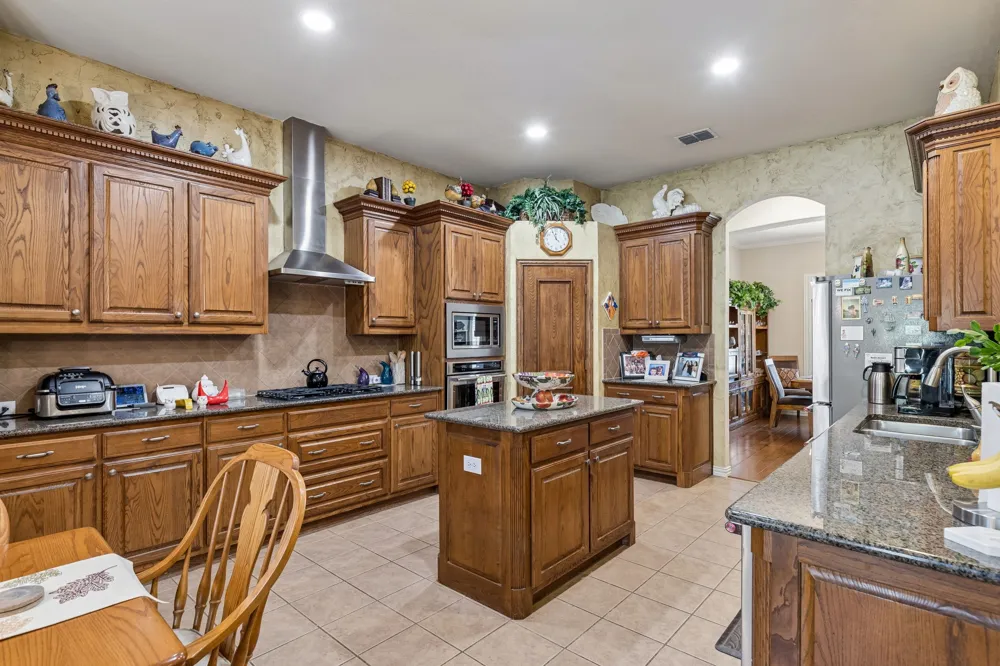 2004 Hayley Drive Keller, TX 76248