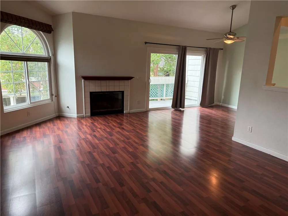 7532 Seaspring #201 Huntington Beach, CA 92648