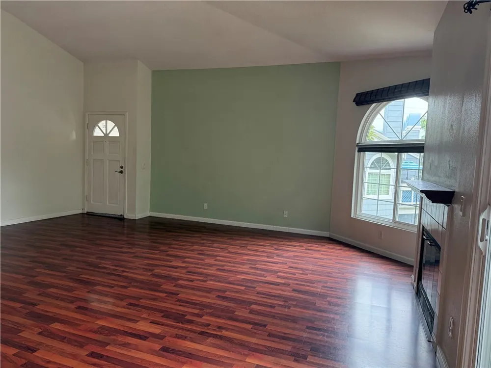 7532 Seaspring #201 Huntington Beach, CA 92648
