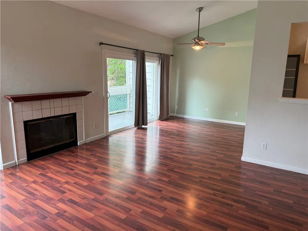 7532 Seaspring #201 Huntington Beach, CA 92648