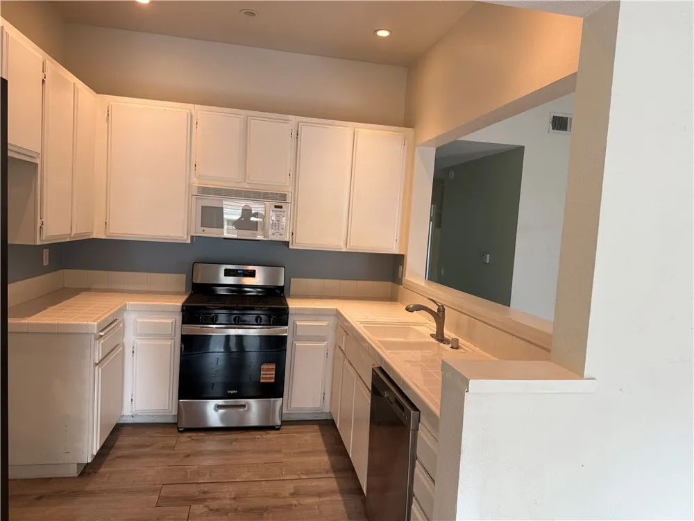 7532 Seaspring #201 Huntington Beach, CA 92648