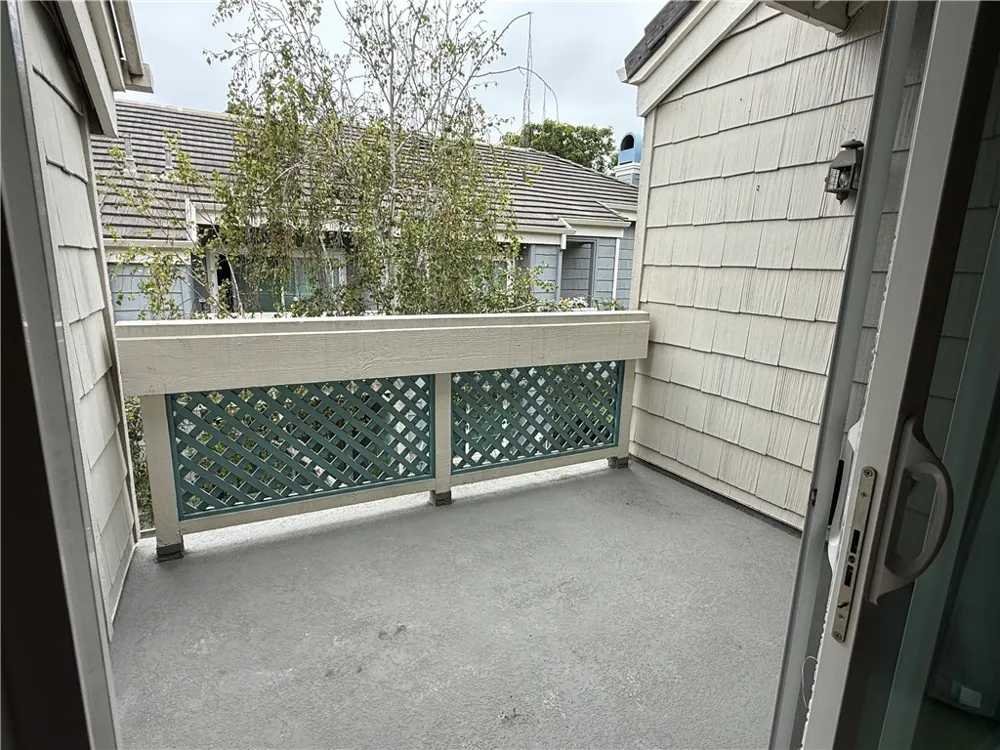 7532 Seaspring #201 Huntington Beach, CA 92648