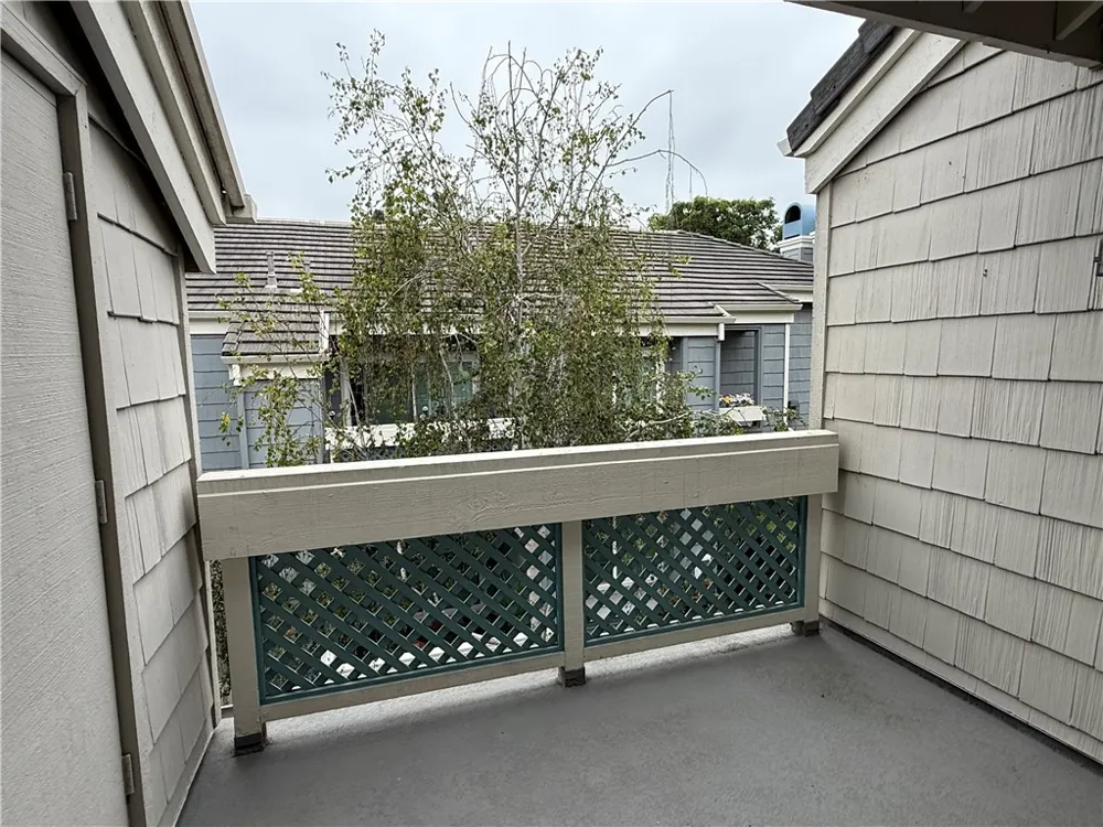 7532 Seaspring #201 Huntington Beach, CA 92648
