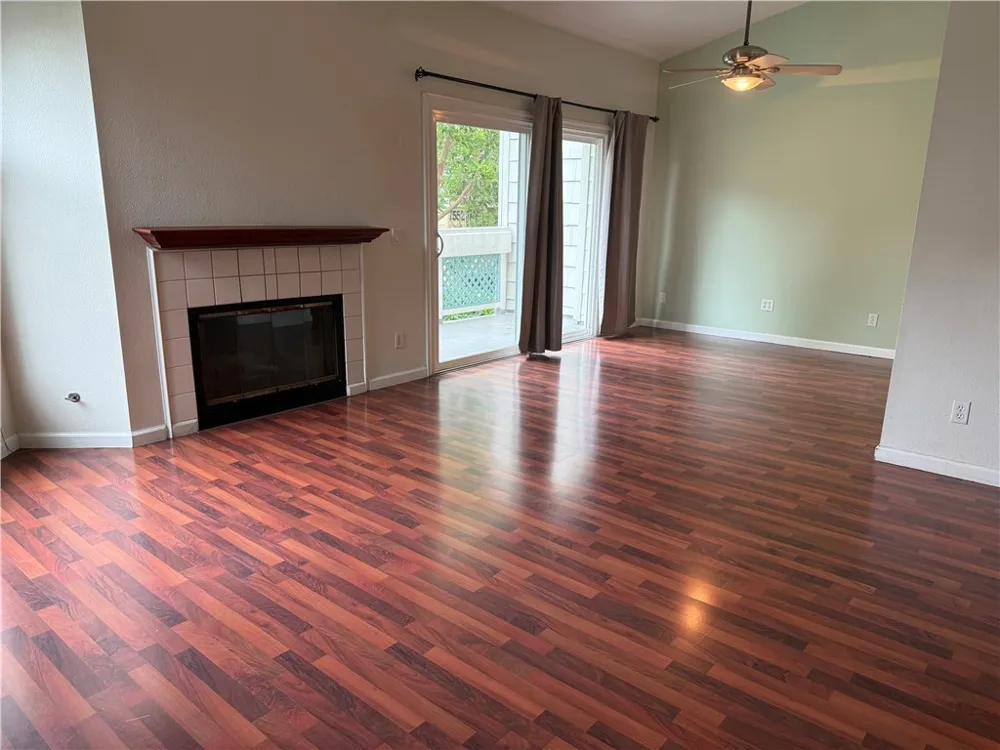 7532 Seaspring #201 Huntington Beach, CA 92648