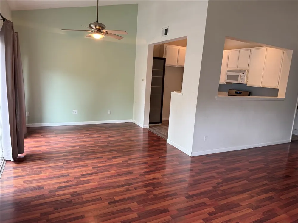 7532 Seaspring #201 Huntington Beach, CA 92648