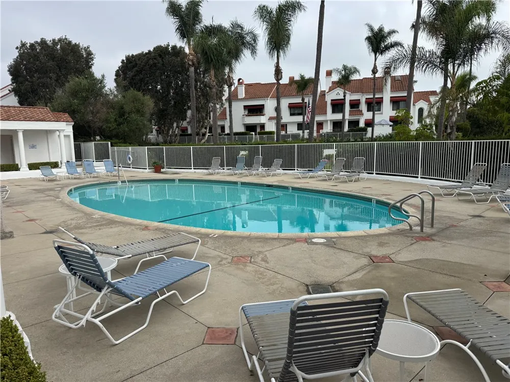 7532 Seaspring #201 Huntington Beach, CA 92648