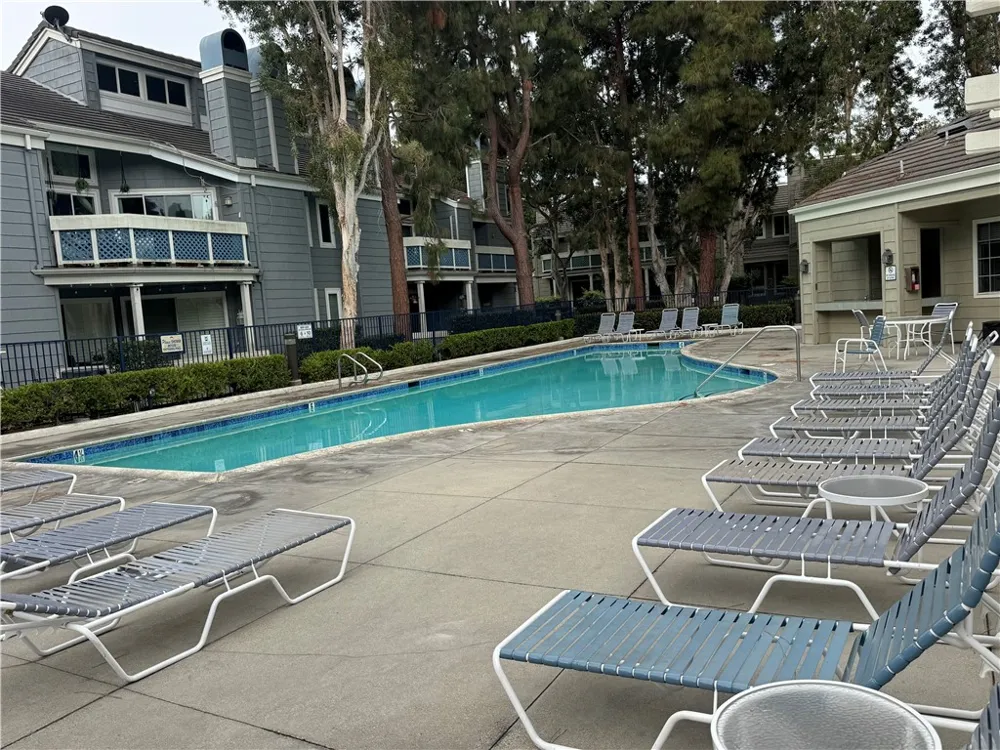 7532 Seaspring #201 Huntington Beach, CA 92648