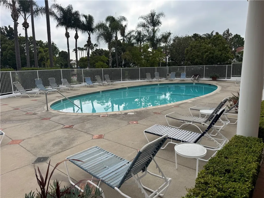 7532 Seaspring #201 Huntington Beach, CA 92648