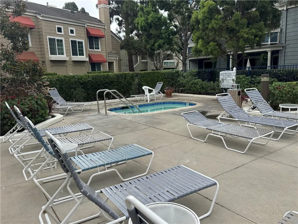 7532 Seaspring #201 Huntington Beach, CA 92648