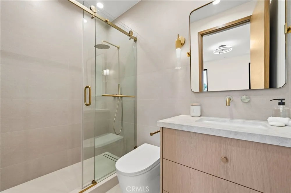 4842 Fulton Avenue Sherman Oaks, CA 91423