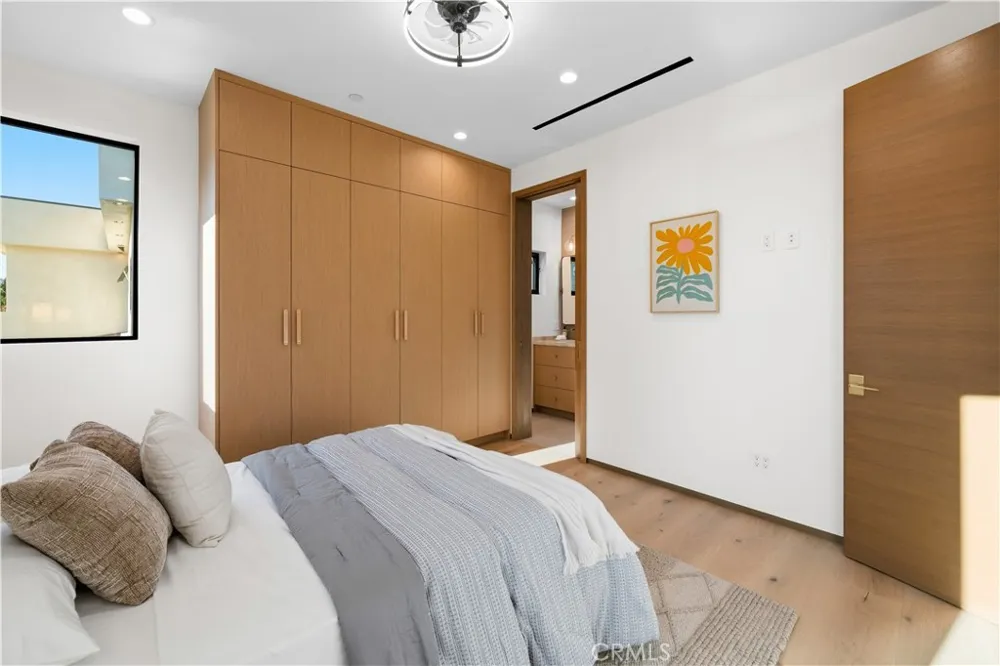 4842 Fulton Avenue Sherman Oaks, CA 91423