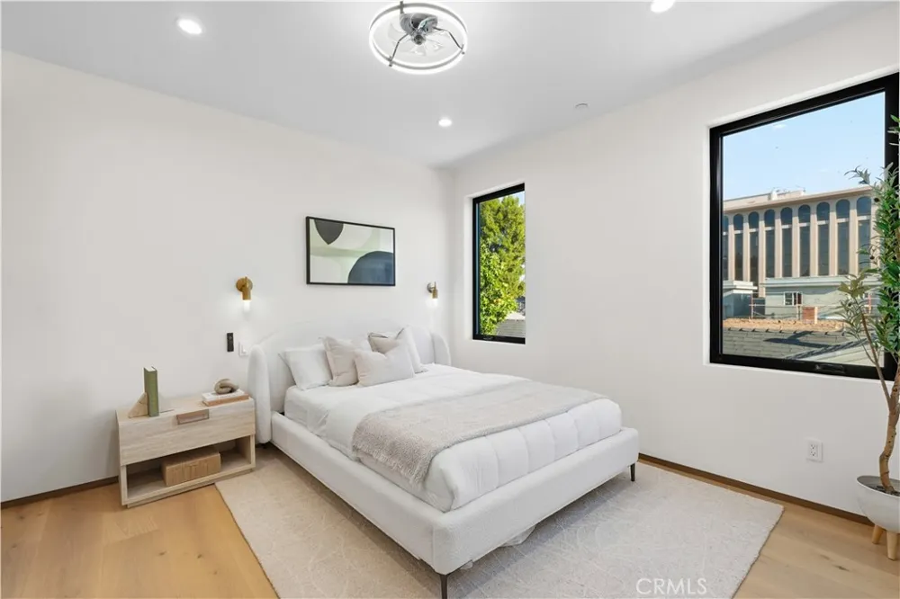 4842 Fulton Avenue Sherman Oaks, CA 91423