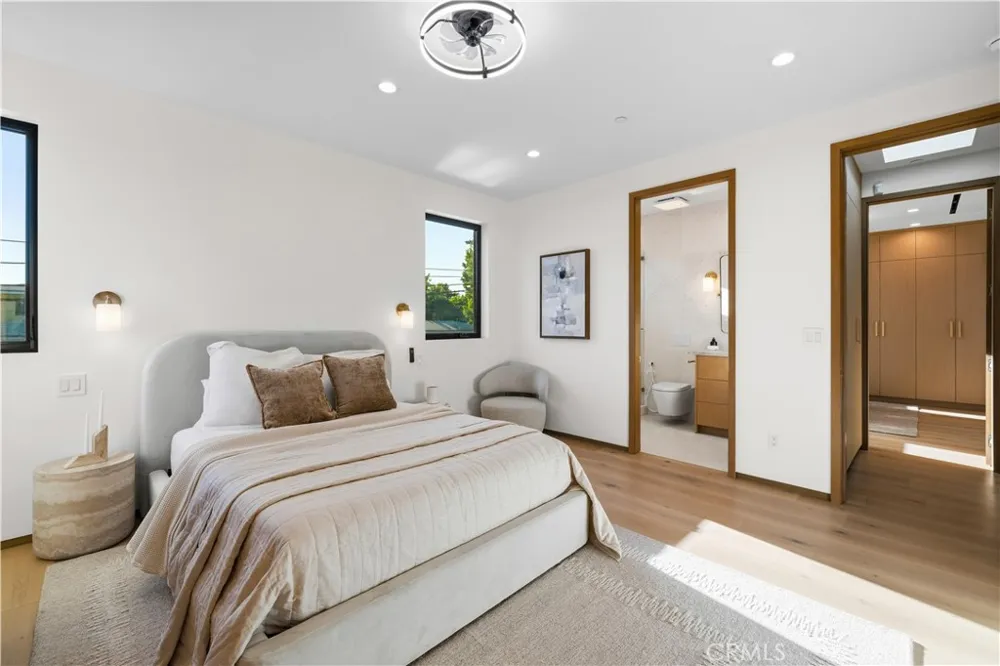 4842 Fulton Avenue Sherman Oaks, CA 91423