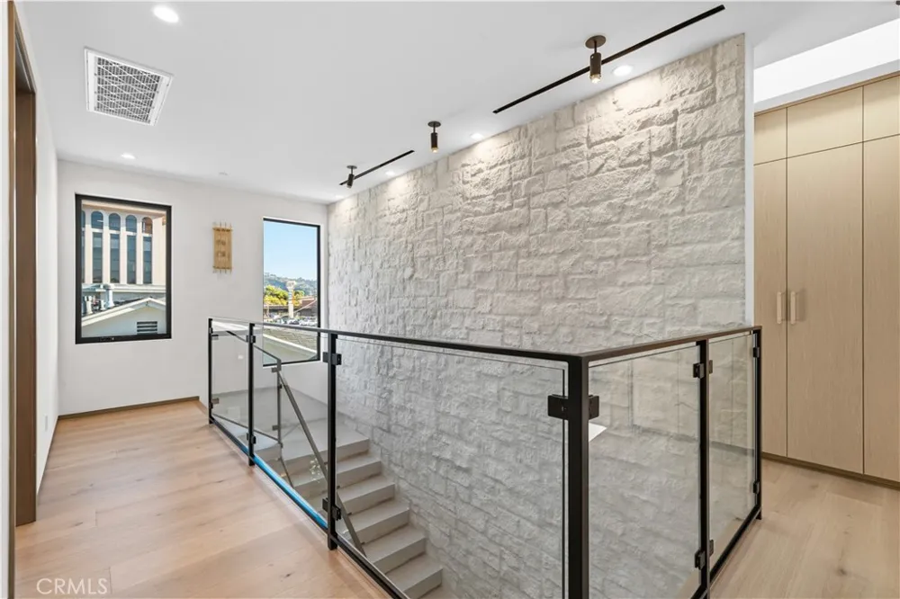 4842 Fulton Avenue Sherman Oaks, CA 91423