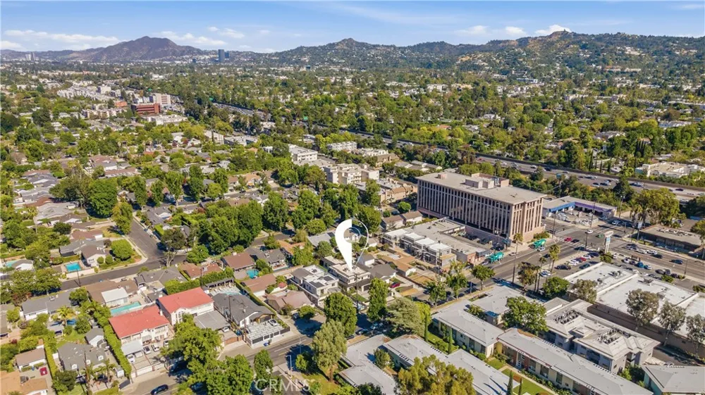 4842 Fulton Avenue Sherman Oaks, CA 91423