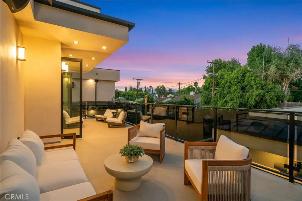 4842 Fulton Avenue Sherman Oaks, CA 91423