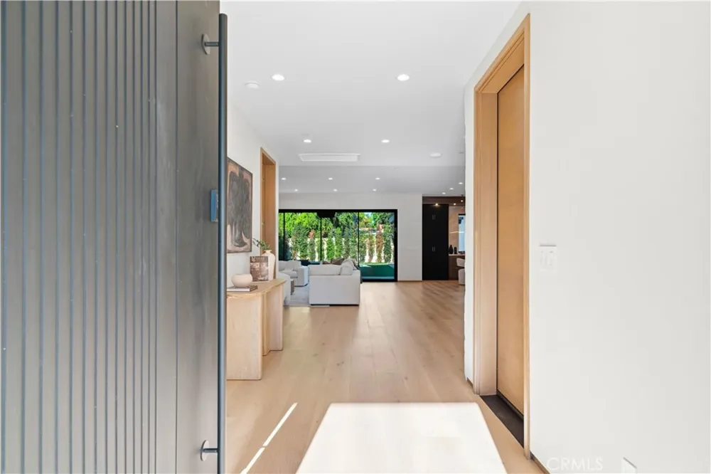 4842 Fulton Avenue Sherman Oaks, CA 91423