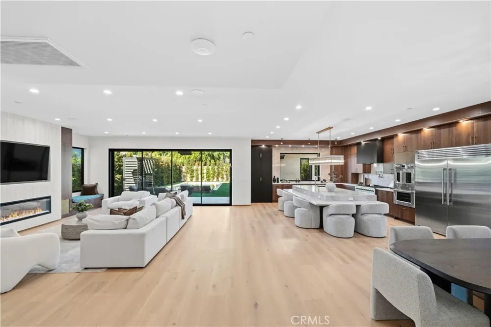 4842 Fulton Avenue Sherman Oaks, CA 91423