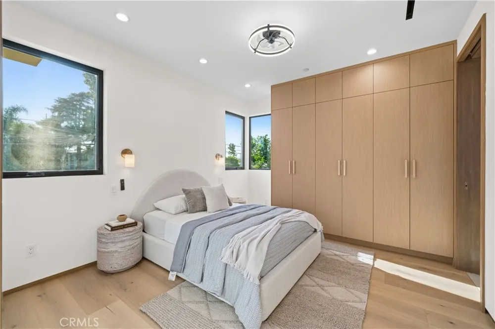 4842 Fulton Avenue Sherman Oaks, CA 91423