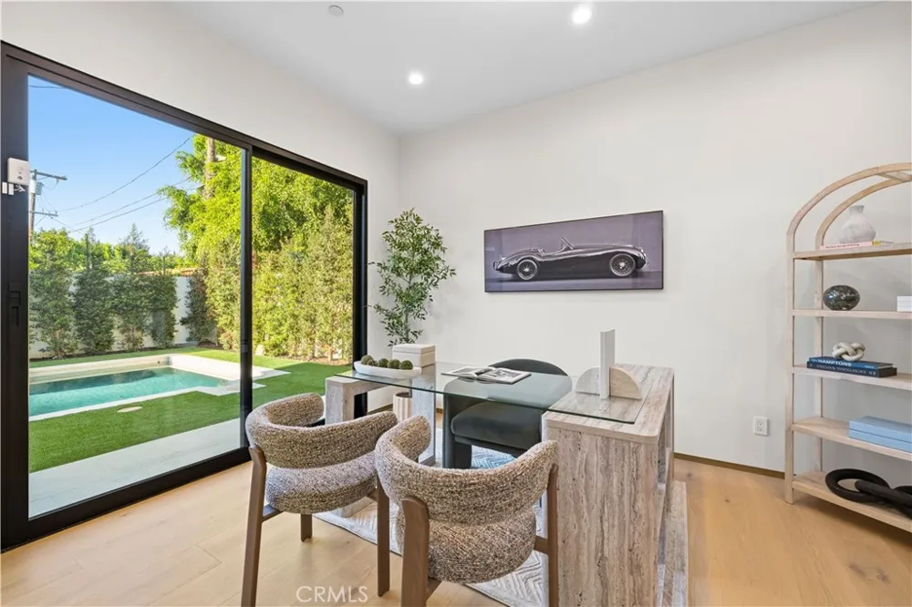 4842 Fulton Avenue Sherman Oaks, CA 91423