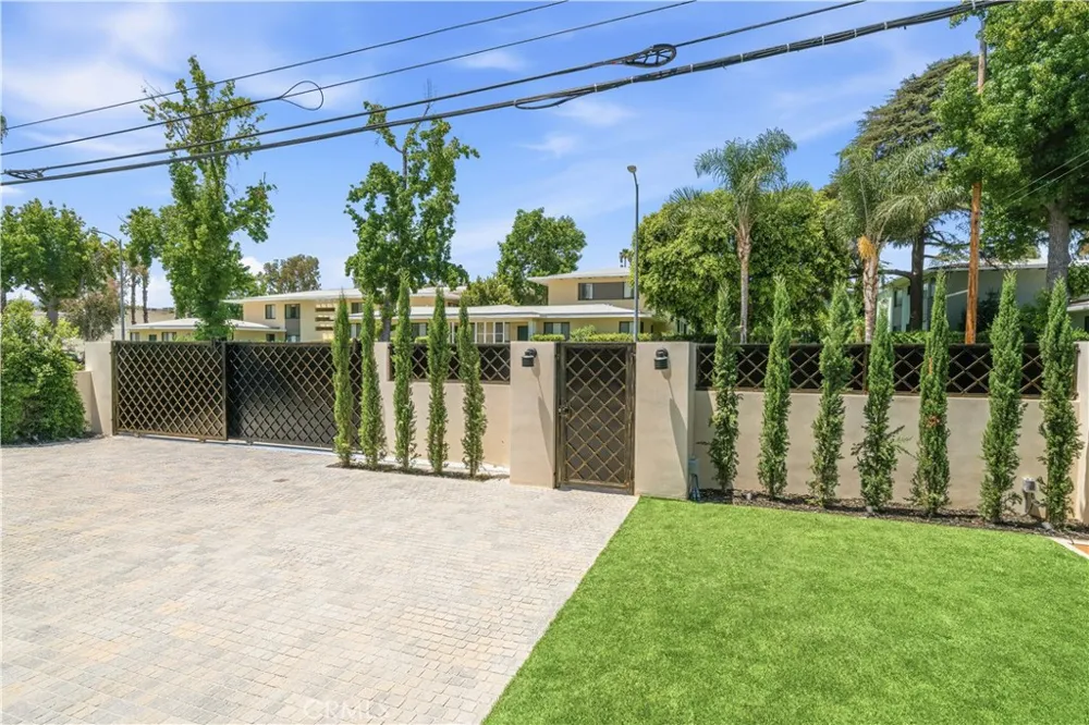 4842 Fulton Avenue Sherman Oaks, CA 91423